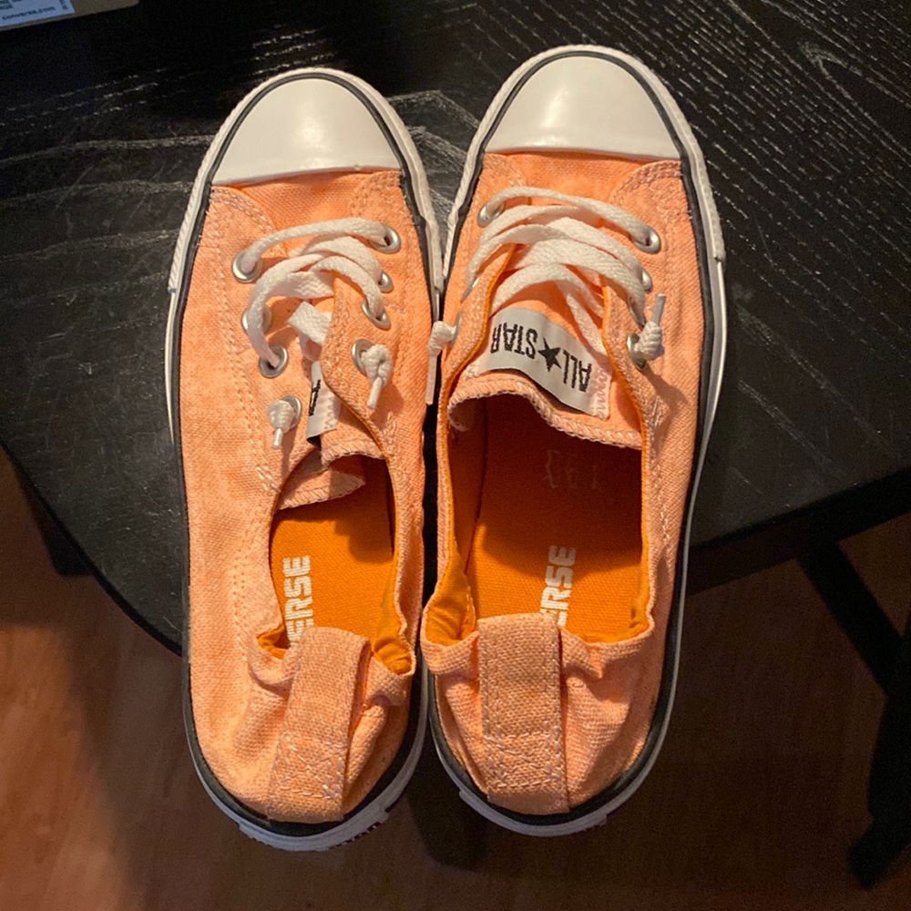 Converse women’s orange sneakers size 7, barely worn, box included